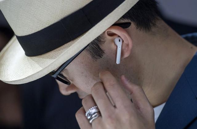 苹果宣布推迟发售无线耳机AirPods，或因技术不过关